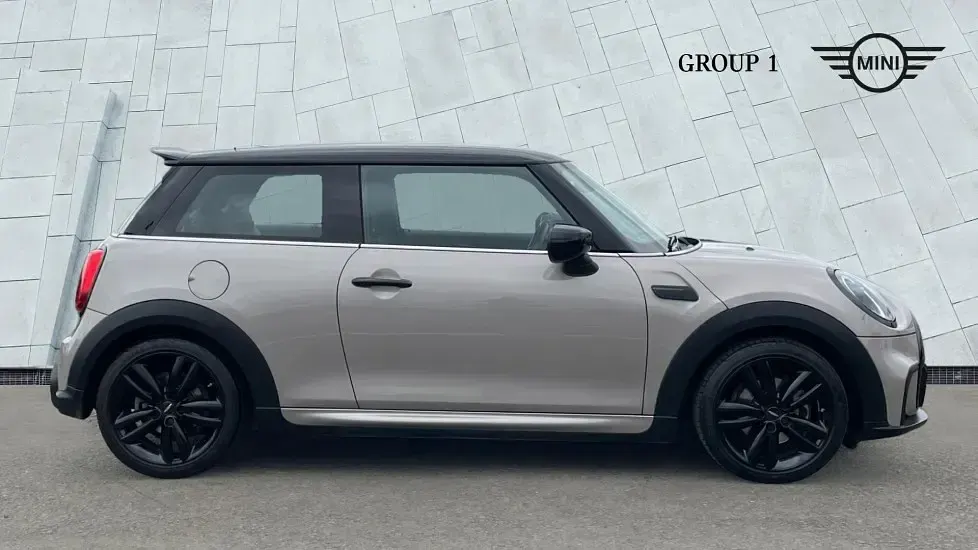 Usado Mini Cooper Hatch 136 HP (100 kW) 2022 Cinzento Citadino