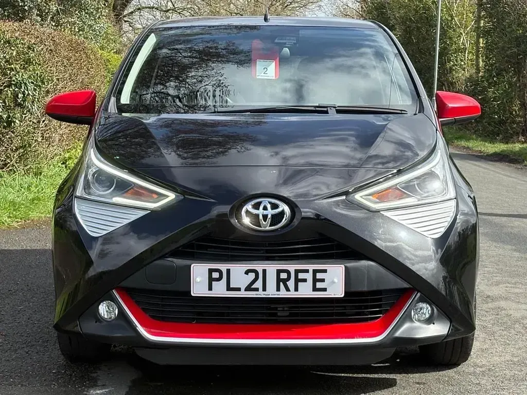 Begagnad Toyota Aygo Trend 71 HK (52 kW) 2021 Svart Halvkombi