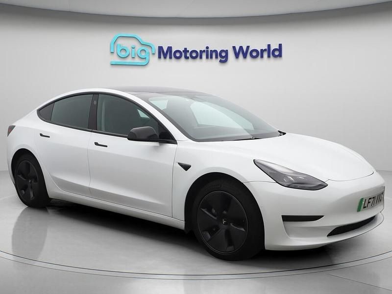White Used 2021 Tesla Model 3 Standard Range Plus Sedan | £17,100 (Fair price) - Image 1/4