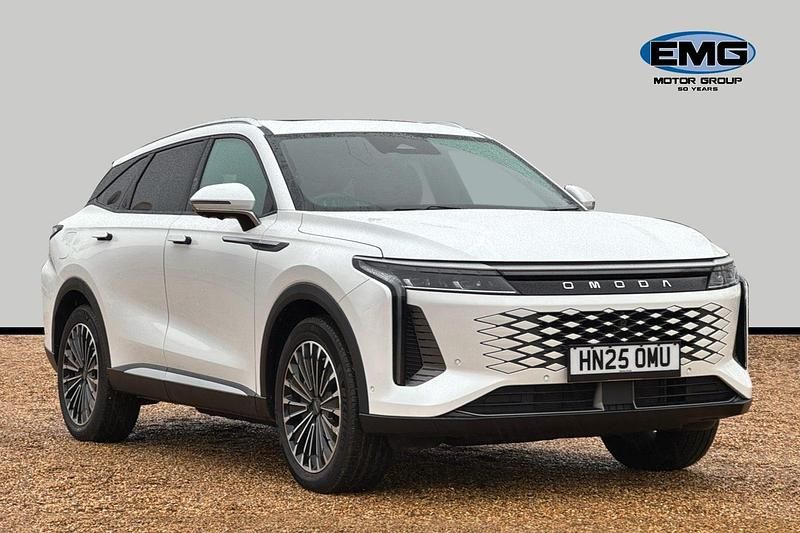 Used Omoda 9 537 HP (394 kW) 2025 White SUV