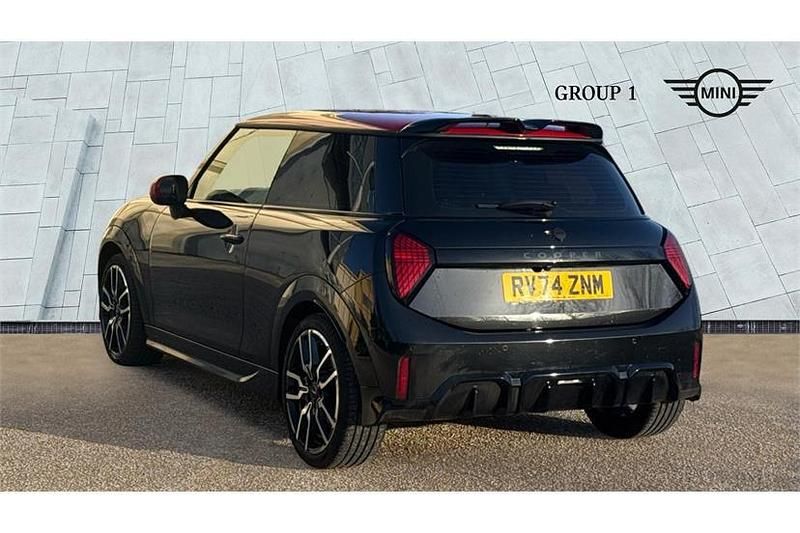 Used Mini Cooper Sport 156 HP (114 kW) 2024 Black Hatchback