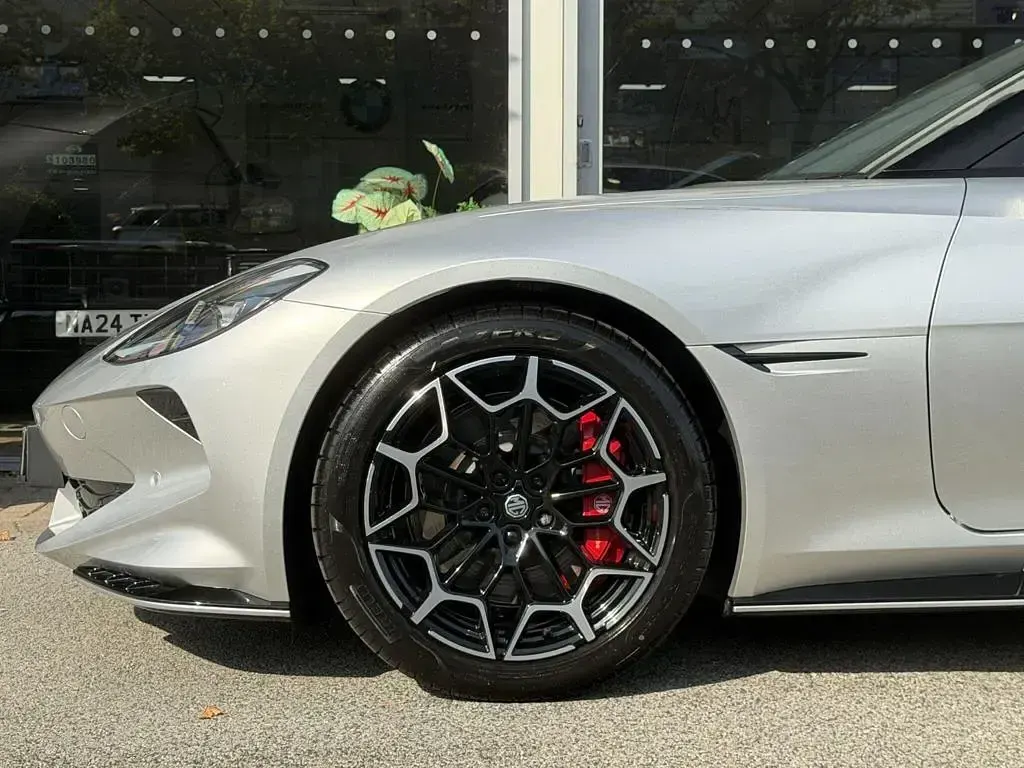 New MG Cyberster Trophy 250 kW (340 HP) 2026 Silver Cabriolet
