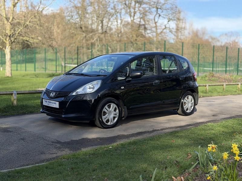 Used Honda Jazz S 90 HP (66 kW) 2013 Black Hatchback