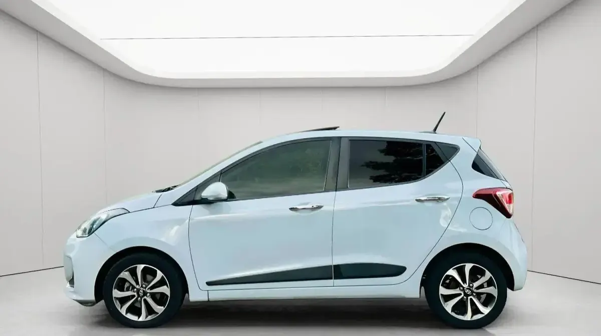 Used Hyundai i10 Premium SE 87 HP (63 kW) 2018 Grey Hatchback