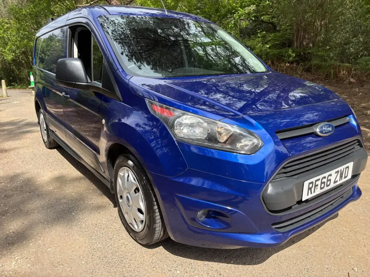 Second-hand Ford Transit Connect Trend 100 CP (73 kW) 2017 Albastru Monovolum