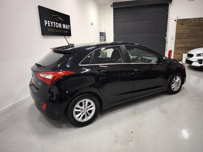 Used Hyundai i30 SE 110 HP (80 kW) 2015 Black Hatchback