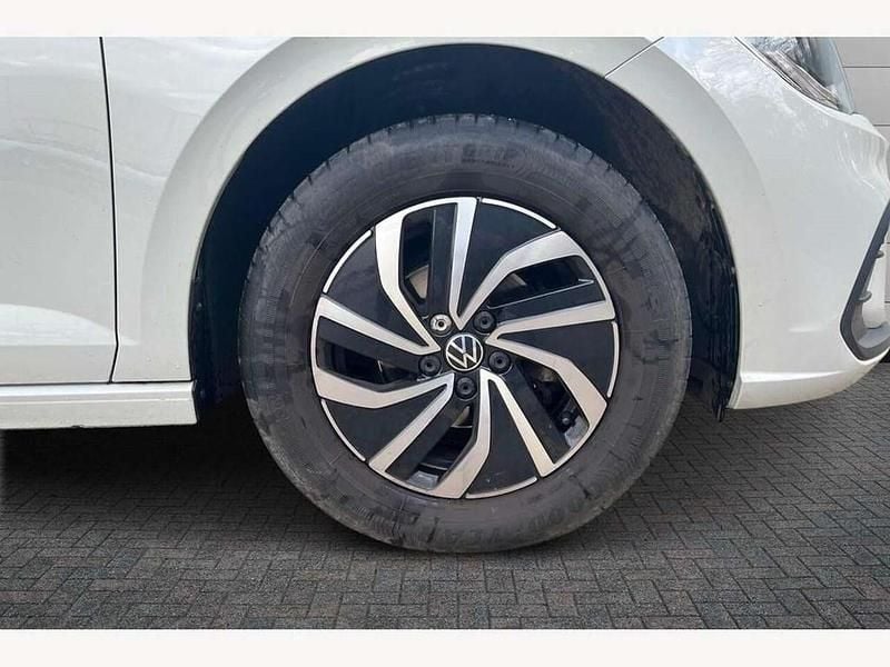 Used VW Polo Life 80 HP (58 kW) 2023 Ascot grey Hatchback