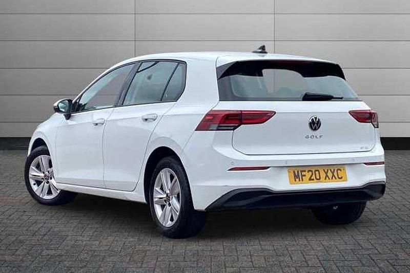 Used VW Golf VII Life 150 HP (110 kW) 2020 Pure white Hatchback