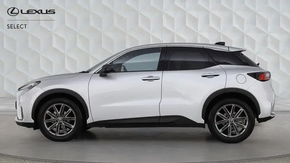 Used Lexus LBX E-FOUR 136 HP (100 kW) 2024 Silver SUV