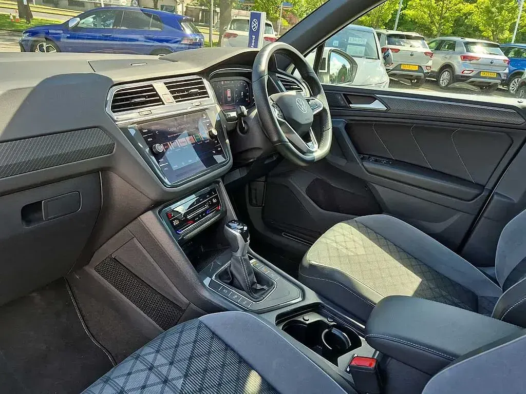 Used VW Tiguan R-line 150 HP (110 kW) 2023 White SUV