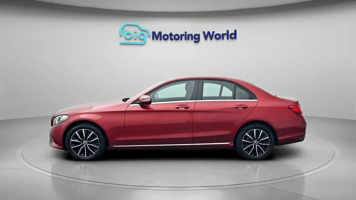 Used Mercedes C180 SE 156 HP (114 kW) 2019 Red Sedan