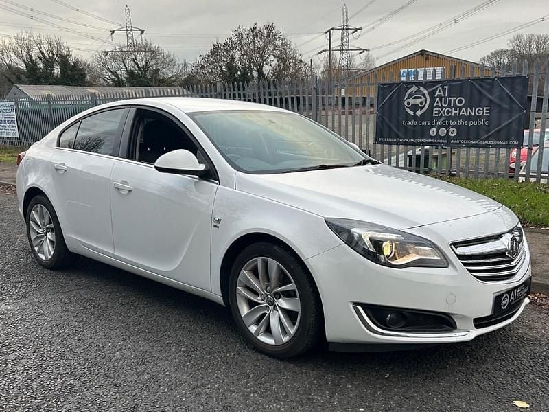 Used Vauxhall Insignia SRi 2013 White Hatchback