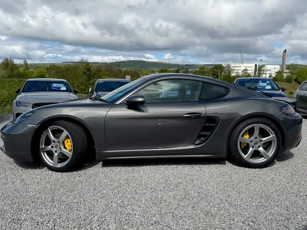 Used Porsche 718 Cayman 300 HP (220 kW) 2018 Grey Coupe