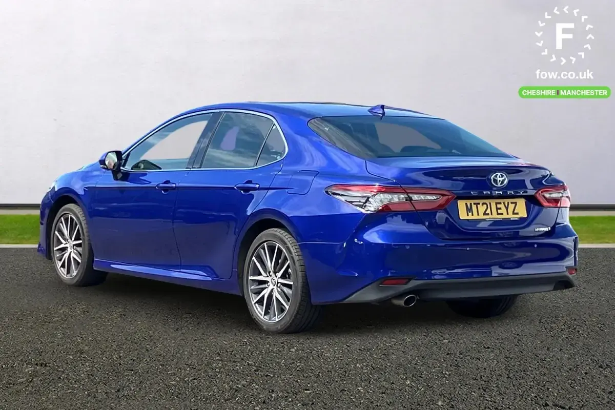 Used Toyota Camry 218 HP (160 kW) 2021 Blue Sedan