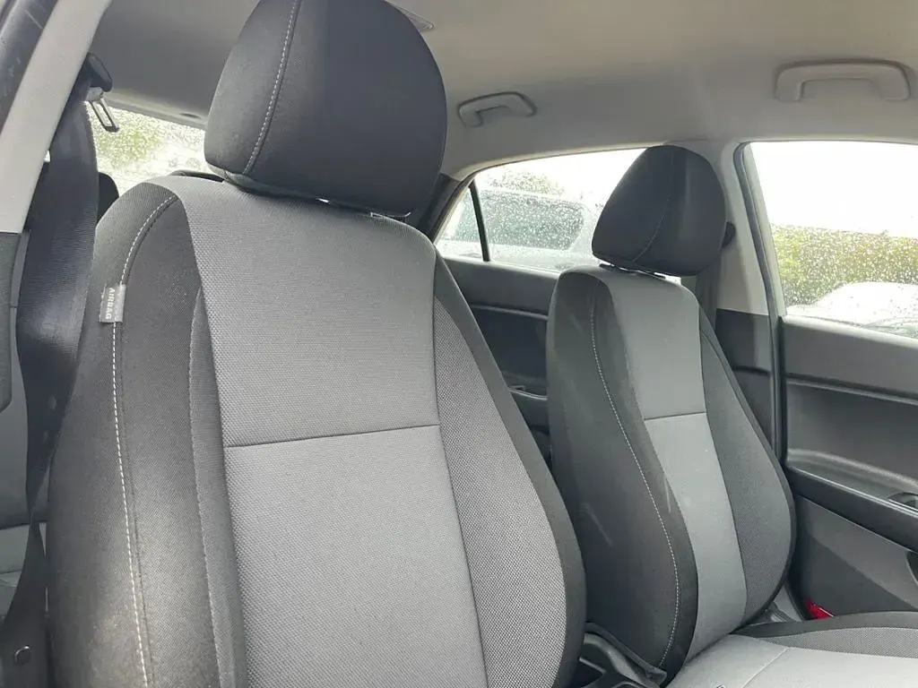 Used Hyundai i20 SE 84 HP (61 kW) 2017 White Hatchback
