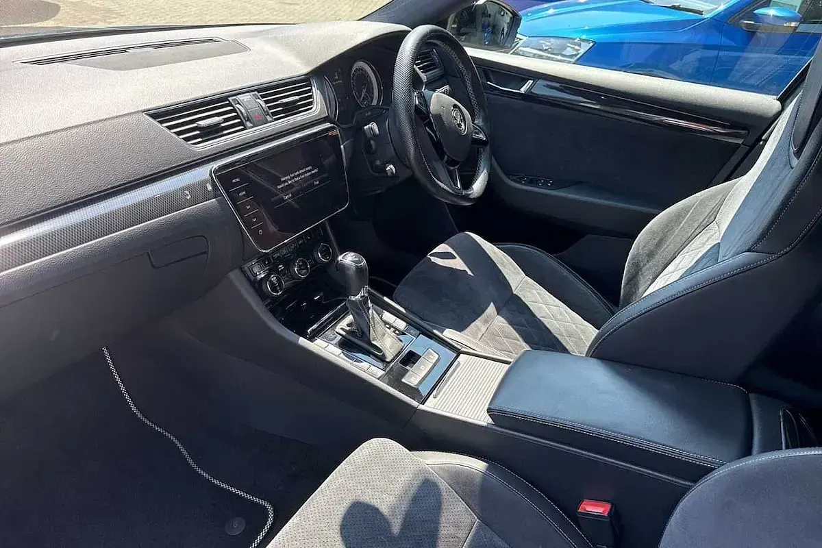 Used Skoda Superb 110 HP (80 kW) 2018 Quartz grey metallic Hatchback