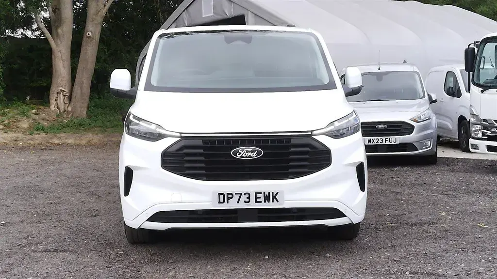 Used Ford Transit Custom Limited 136 HP (100 kW) 2024 White Van