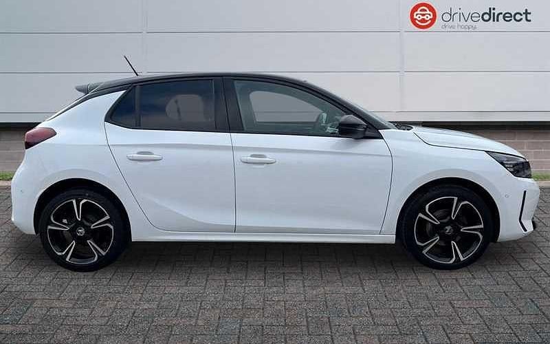 Used Vauxhall Corsa 75 HP (55 kW) 2023 White Hatchback