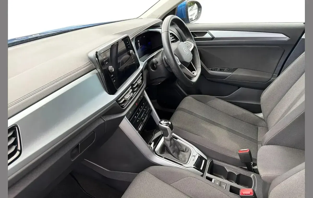 Used VW T-Roc Life 150 HP (110 kW) 2023 Blue SUV
