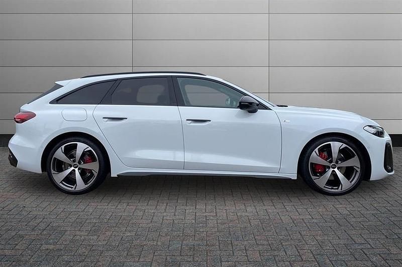 Used Audi A5 Comfort 204 HP (150 kW) 2025 Glacier white Estate