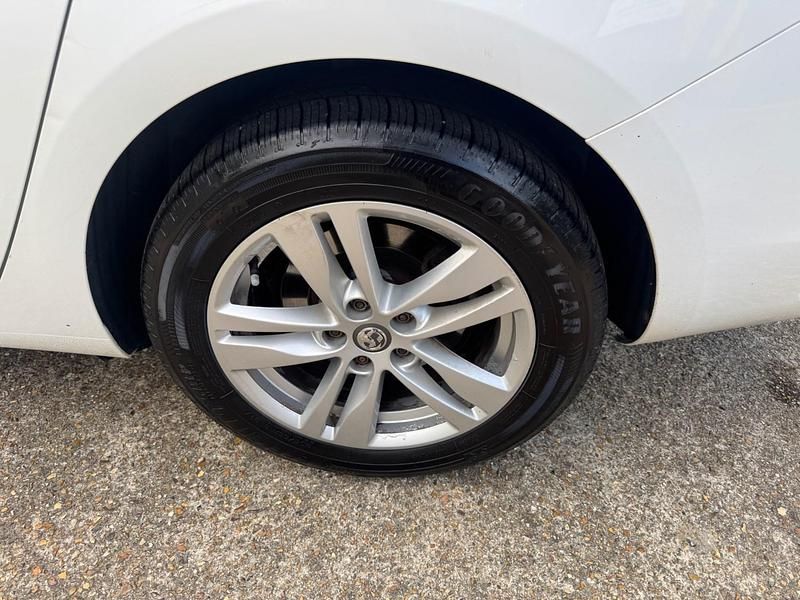 Usado Vauxhall Astra 2019 Blanco Familiar