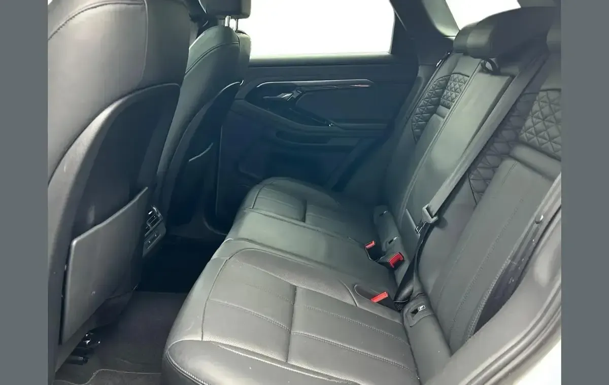 Used Land Rover Range Rover evoque Autobiography 203 HP (149 kW) 2022 White SUV