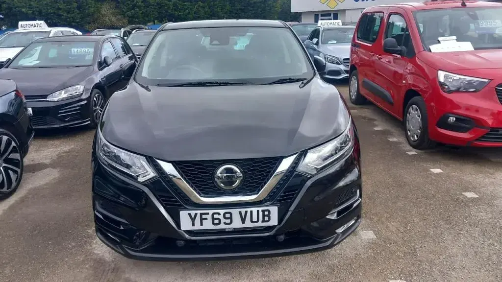 Used Nissan Qashqai Acenta Premium 140 HP (102 kW) 2019 Black SUV