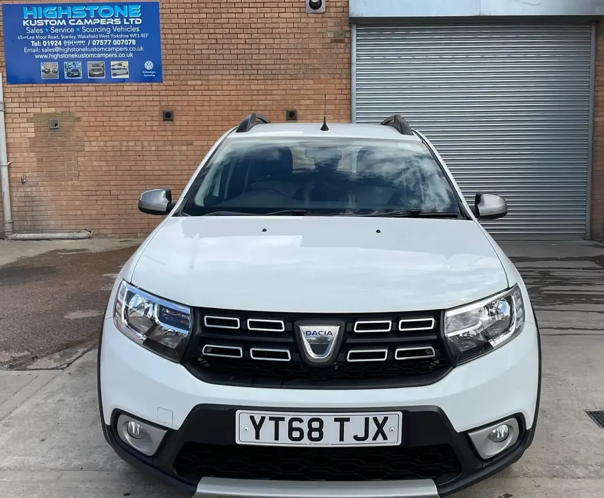 Used Dacia Sandero Comfort 90 HP (66 kW) 2018 White Hatchback