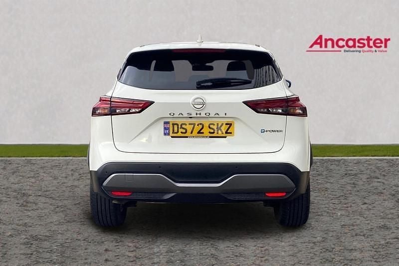 Used Nissan Qashqai N-Connecta 187 HP (137 kW) 2022 White SUV