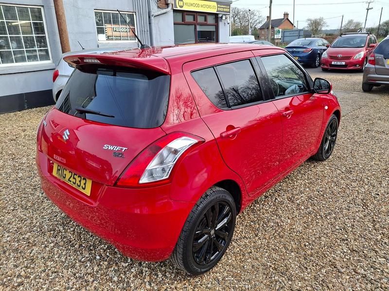 Used Suzuki Swift SZ-L 94 HP (69 kW) 2016 Red Hatchback