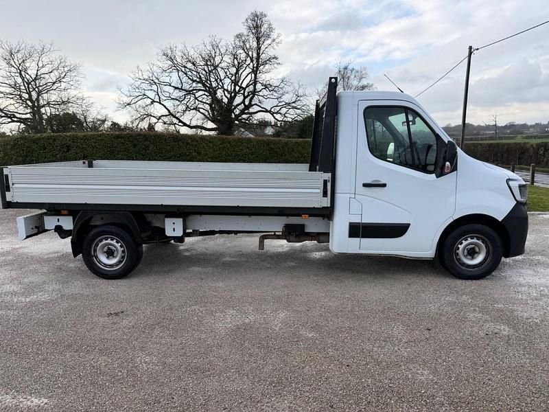 Used Renault Master Business 2023 White MPV