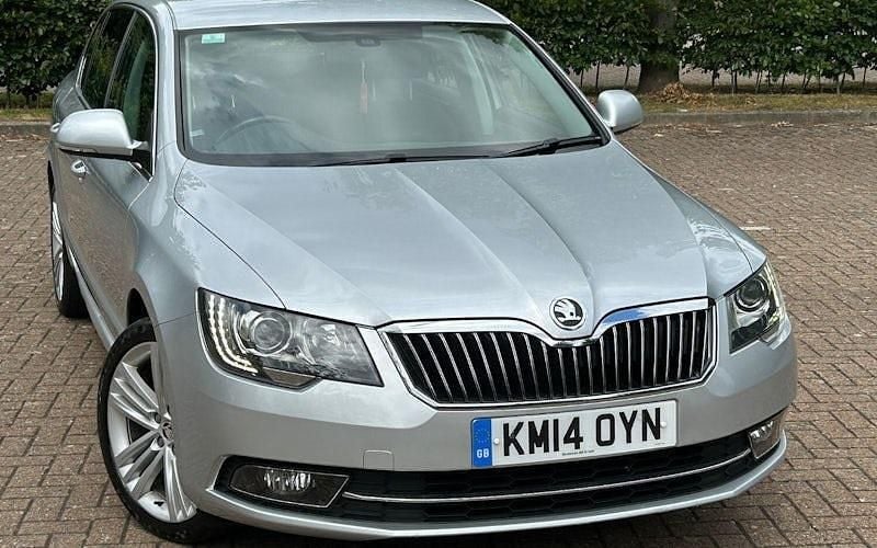 Silver Used 2014 Skoda Superb Elegance Hatchback | £9,795 (Fair price) - Image 1/4