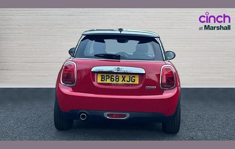 Used Mini Cooper Exclusive 134 HP (98 kW) 2018 Red Hatchback