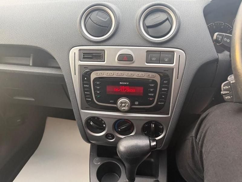 Used Ford Fusion Titanium 99 HP (72 kW) 2009 Grey Hatchback