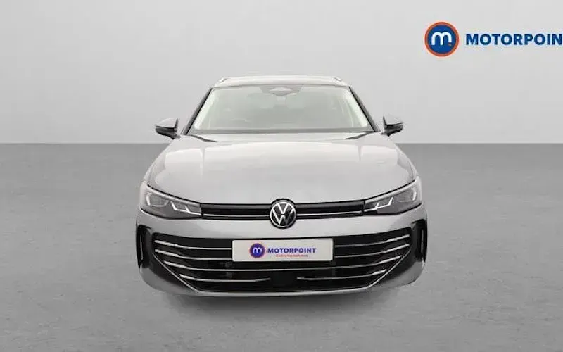 Begagnad VW Passat Life 204 HK (150 kW) 2025 Grå Kombi