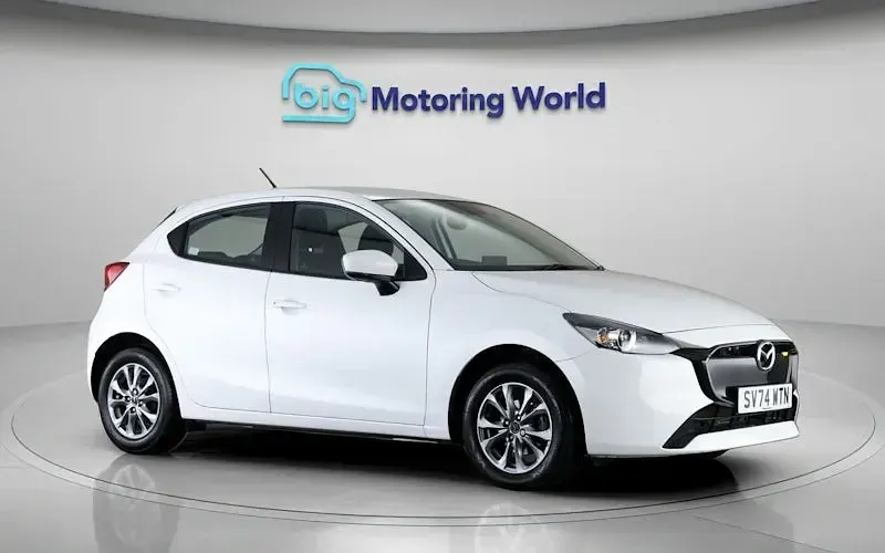 Used Mazda 2 Center-Line 75 HP (55 kW) 2024 White Hatchback