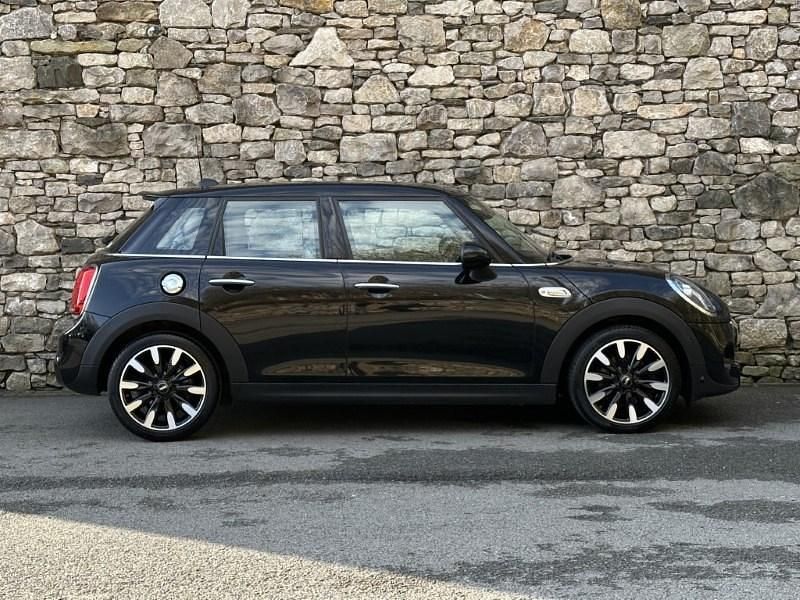 Used Mini Cooper S Exclusive 189 HP (139 kW) 2018 Black Hatchback