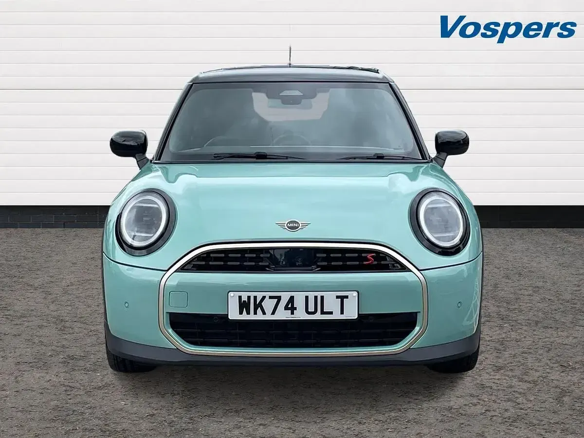 Used Mini Cooper Exclusive 200 HP (147 kW) 2024 Green Hatchback