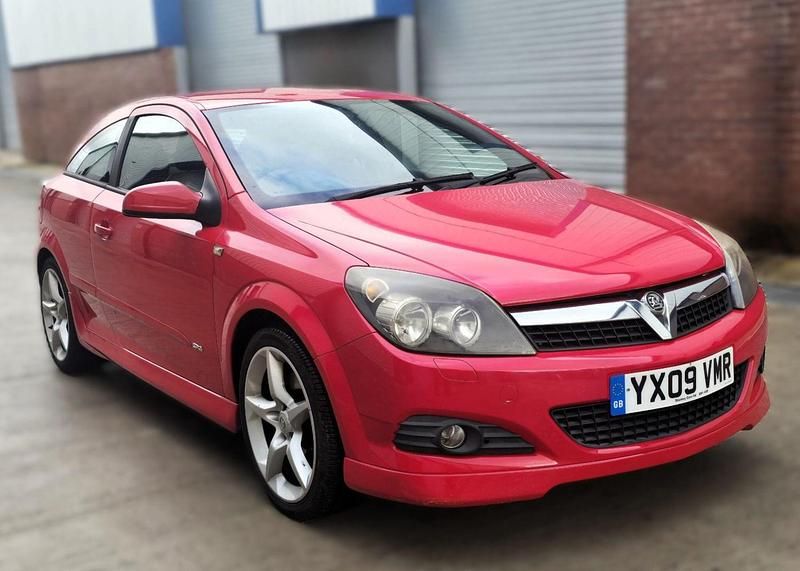 Used Vauxhall Astra Sport 120 HP (88 kW) 2009 Red Hatchback
