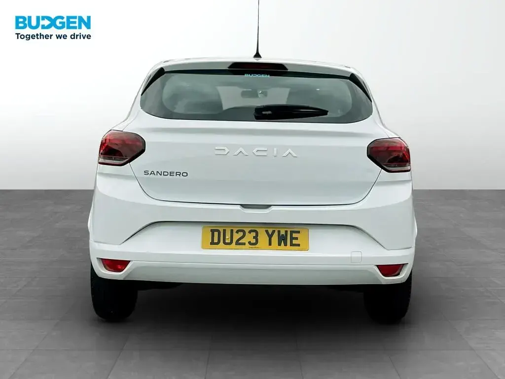 Used Dacia Sandero Essentiel 91 HP (66 kW) 2023 White Hatchback