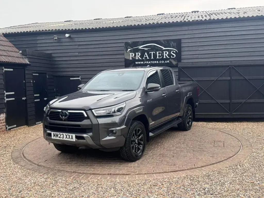 Used Toyota HiLux 204 HP (150 kW) 2023 Grey Pickup
