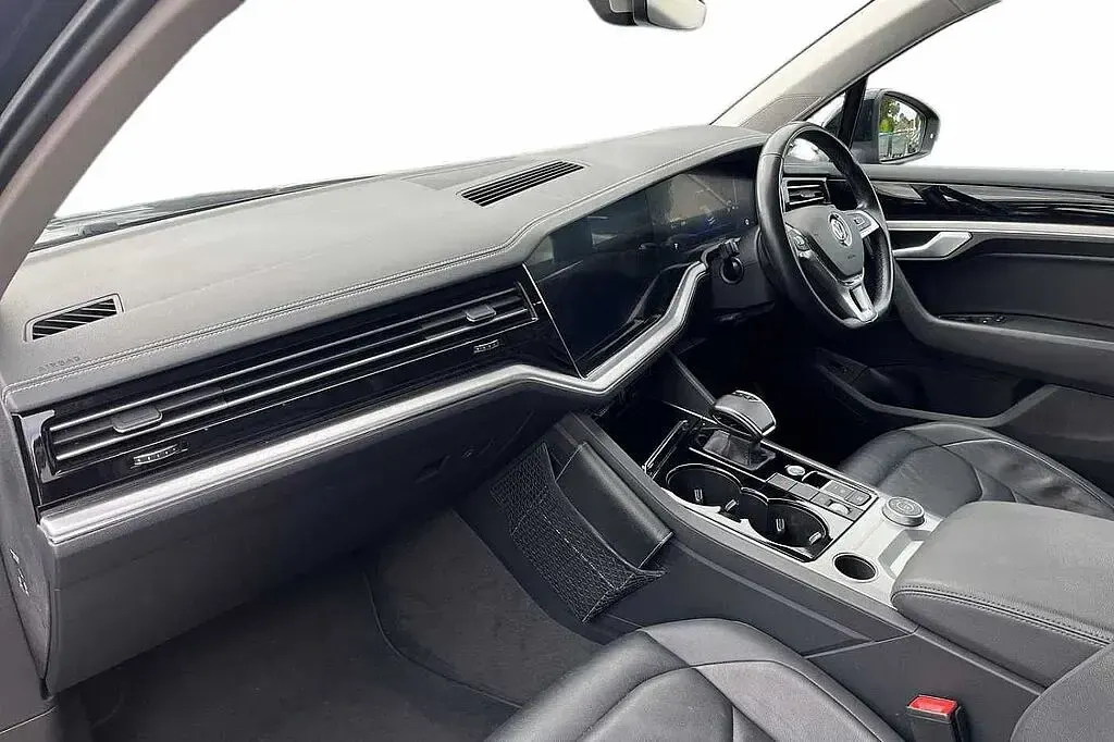 Used VW Touareg SEL 286 HP (210 kW) 2020 Black SUV