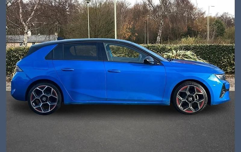 Used Vauxhall Astra GS Line 128 HP (94 kW) 2022 Blue Hatchback