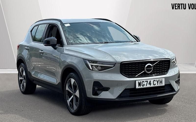 Used 2026 Volvo XC40 Plus SUV | £32,789 (Fair price) - Image 1/4