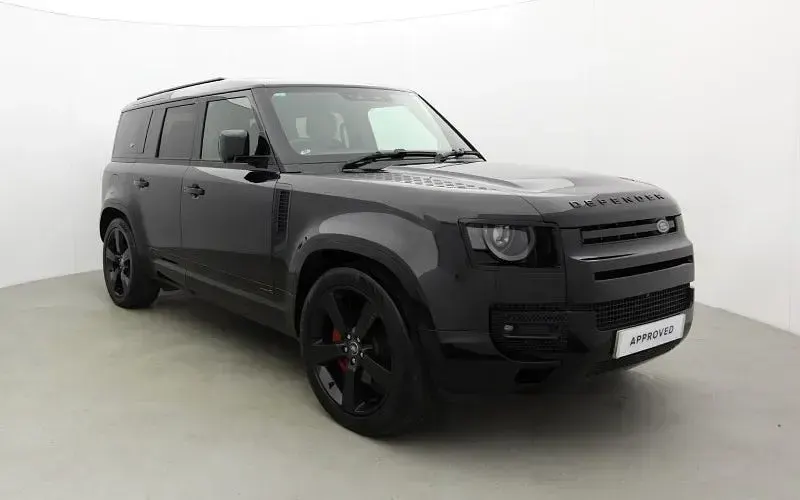 Used Land Rover Defender 300 HP (220 kW) 2024 SUV