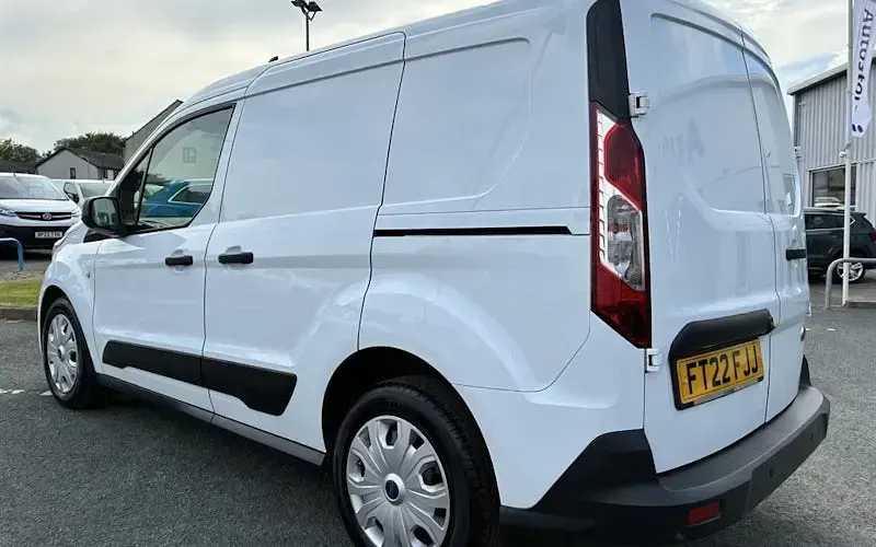 Käytetty Ford Transit Connect Trend 101 HP (74 kW) 2024 Tila-auto