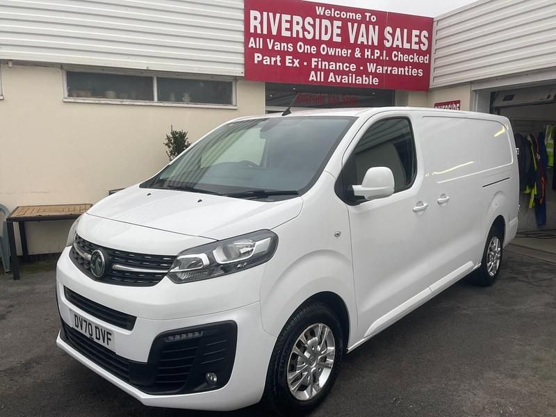 White Used 2020 Vauxhall Vivaro Sportive MPV | £9,495 (Fair price) - Image 1/4