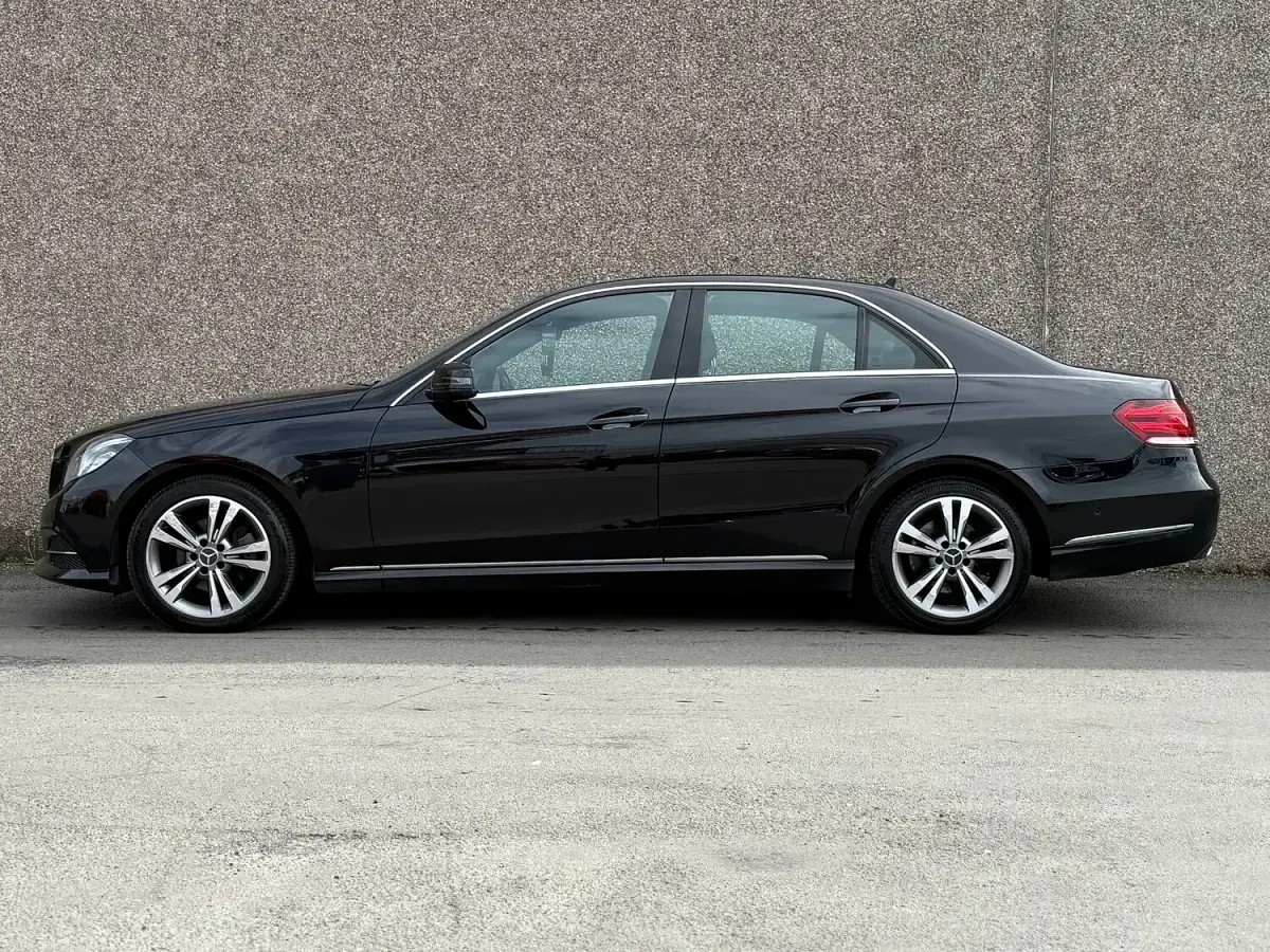 Used Mercedes E220 SE 2014 Black Sedan