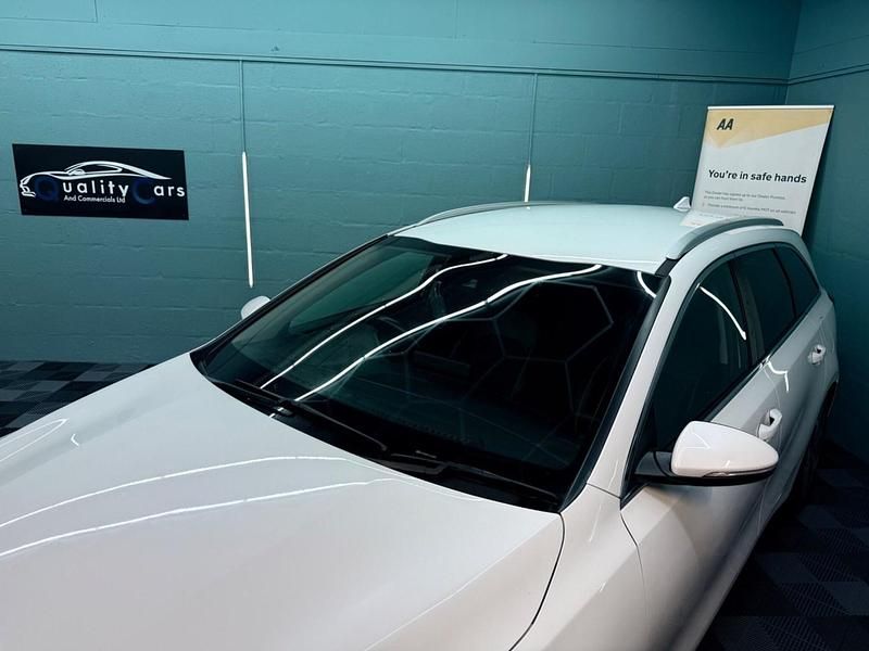 Used Kia Ceed Sportswagon 118 HP (86 kW) 2019 White Estate