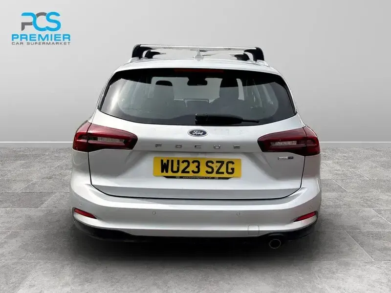Used Ford Focus Titanium 152 HP (111 kW) 2023 Moondust silver (premium colour) Estate